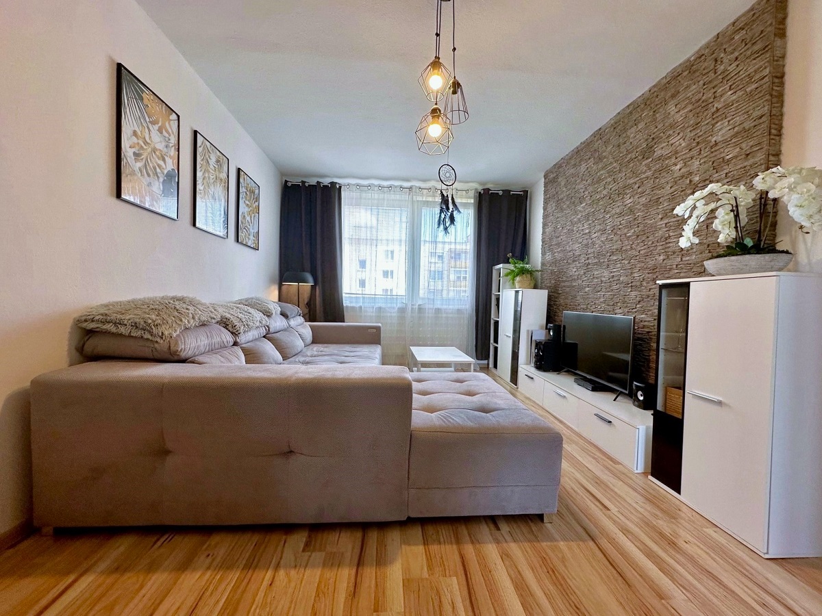 Kompletne zrekonštruovaný 2-izbový byt Holíč, okr. Skalica